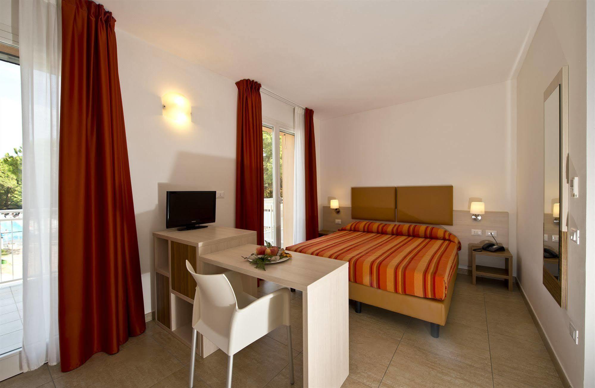 Club Village & Hotel Spiaggia Romea Lido di Volano Exterior foto